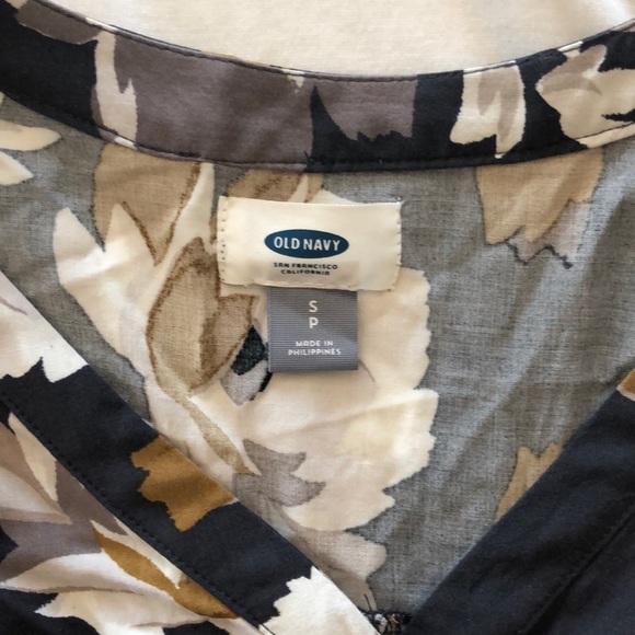 Old Navy Floral Romper - Picture 3 of 4